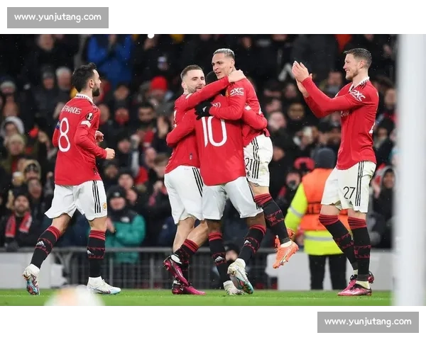 布伦特福德总监放话：姆贝乌莫留队并非意外，曼联需破 6300 万镑僵局