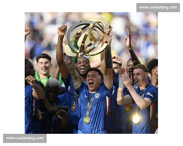 杜兰加盟费内巴切!1500 万欧年薪 + 租借买断条款,穆帅再添锋线利器 杜兰加盟费内巴切!1500 万欧年薪 + 租借买断条款,穆帅再添锋线利器