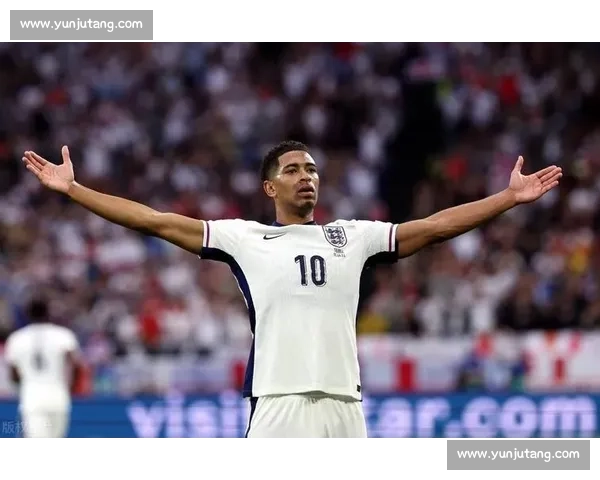 贝林厄姆 22 岁生日，女友晒甜蜜瞬间：舞伴与星光的双重闪耀