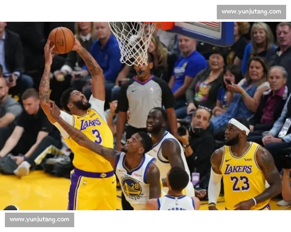 开拓者买断艾顿腾出空间！杨瀚森崛起，湖人签约状元中锋补强争冠短板