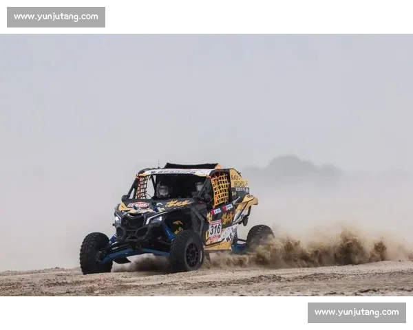 吴京环塔拉力赛狂飙！翻车陷车后逆袭夺赛段冠军